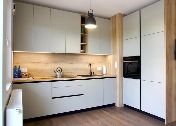 Essence Topaz Poznań