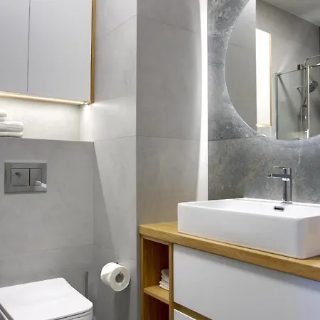 Apartment Essence Topaz Poznan